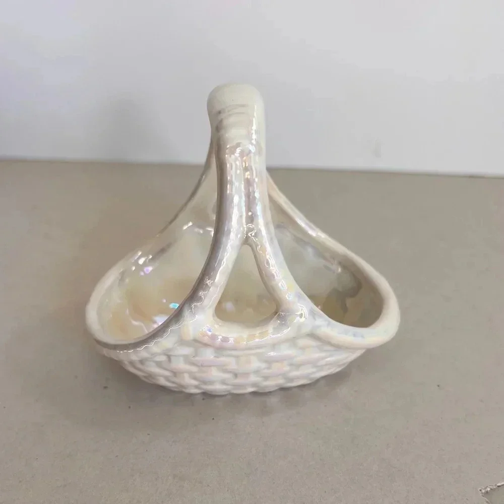 Vintage Basket Small Off-white Iridescent‎